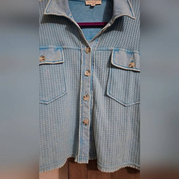 ILLA ILLA soft waffleknit mineral washed button up short sleeve top. Aqua. Small - Picture 7 of 10
